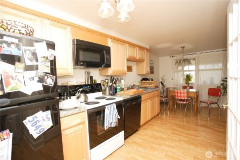 2071 Gilman Drive W Seattle WA 98119
