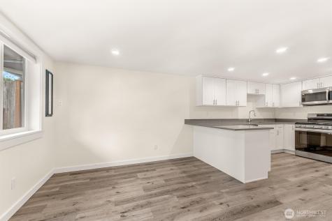 9251 N Ashworth Avenue N Seattle WA 98103