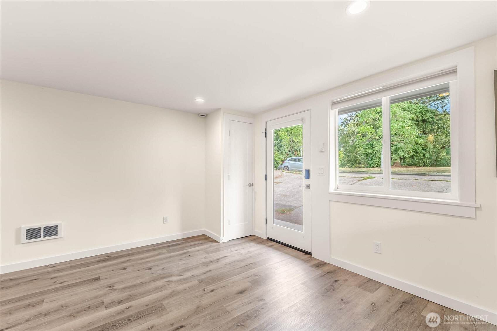 9251 N Ashworth Avenue N Seattle WA 98103