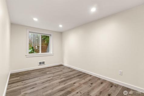 9251 N Ashworth Avenue N Seattle WA 98103