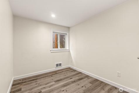 9251 N Ashworth Avenue N Seattle WA 98103