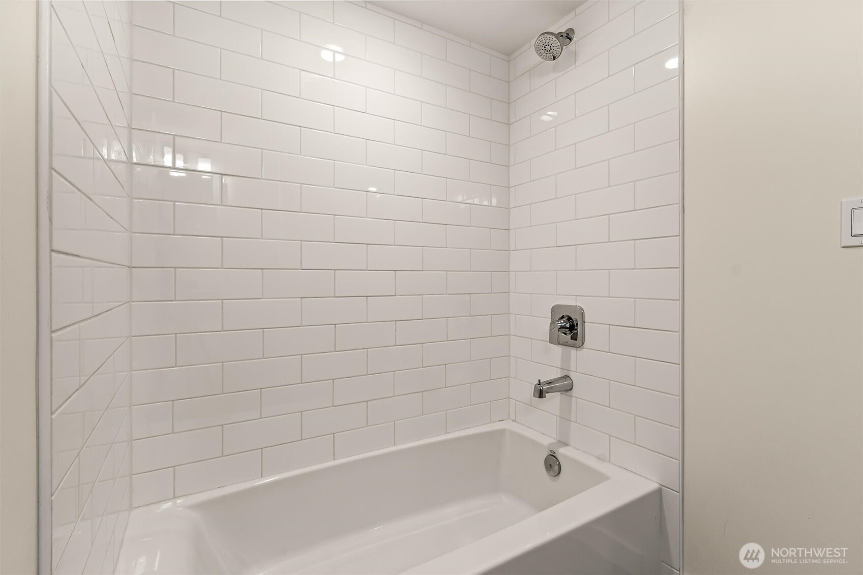 9251 N Ashworth Avenue N Seattle WA 98103