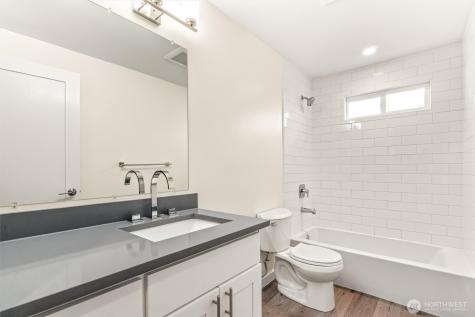 9251 N Ashworth Avenue N Seattle WA 98103