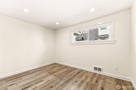9251 N Ashworth Avenue N Seattle WA 98103