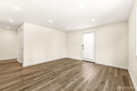 9251 N Ashworth Avenue N Seattle WA 98103