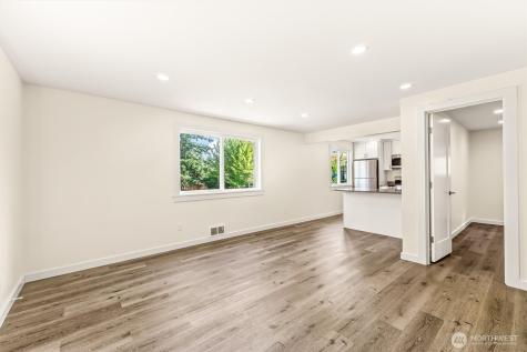 9251 N Ashworth Avenue N Seattle WA 98103
