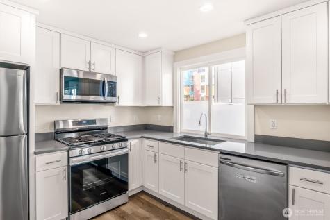 9251 N Ashworth Avenue N Seattle WA 98103
