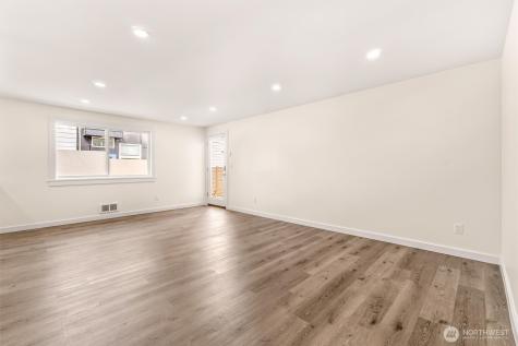 9251 N Ashworth Avenue N Seattle WA 98103