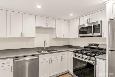 9251 N Ashworth Avenue N Seattle WA 98103