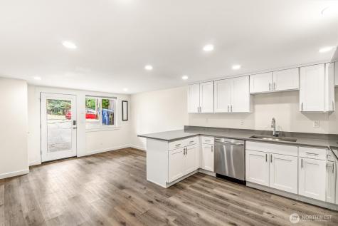 9251 N Ashworth Avenue N Seattle WA 98103