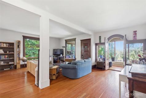802 16th Avenue Seattle WA 98122