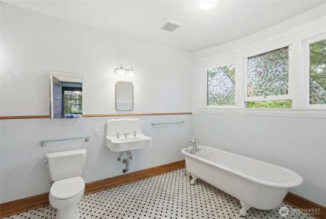 802 16th Avenue Seattle WA 98122