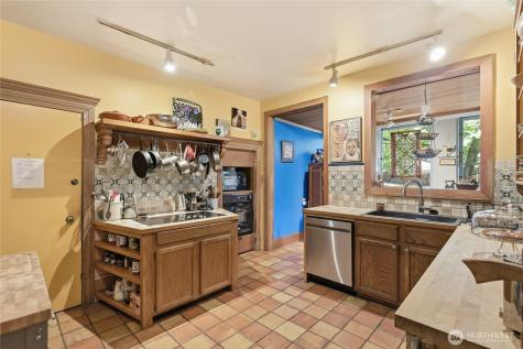 802 16th Avenue Seattle WA 98122