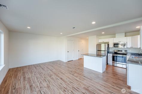 1073 S Grand Drive Moses Lake WA 98837