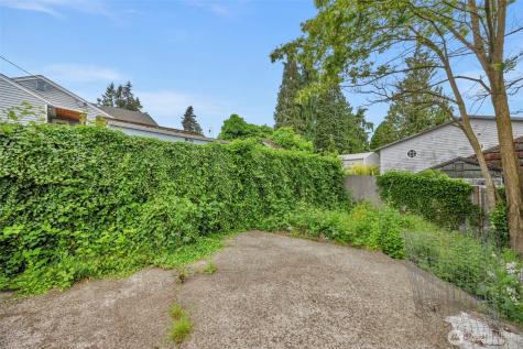 929 Pecks Drive Everett WA 98203