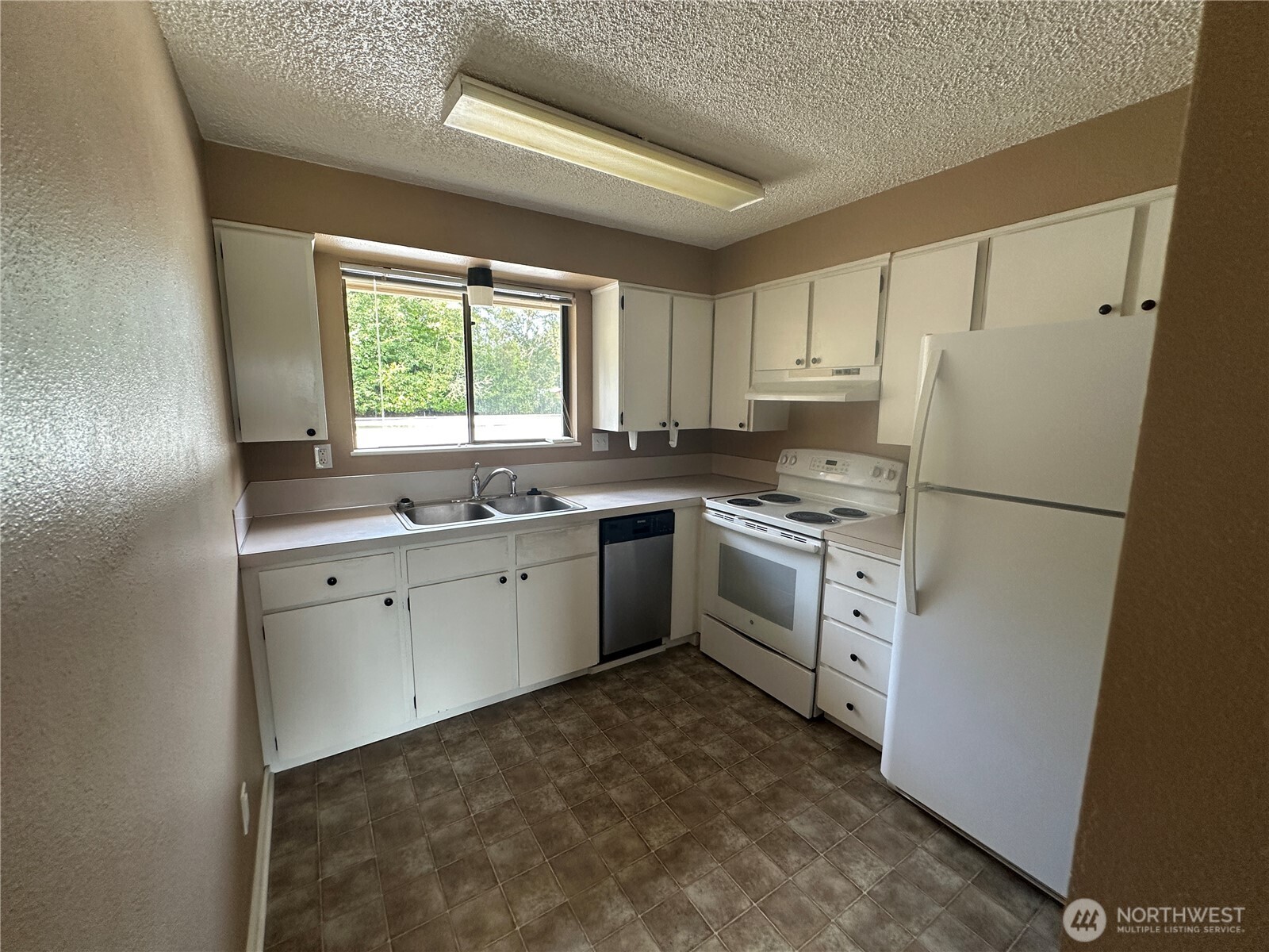 910 Barnhart Street Raymond WA 98577
