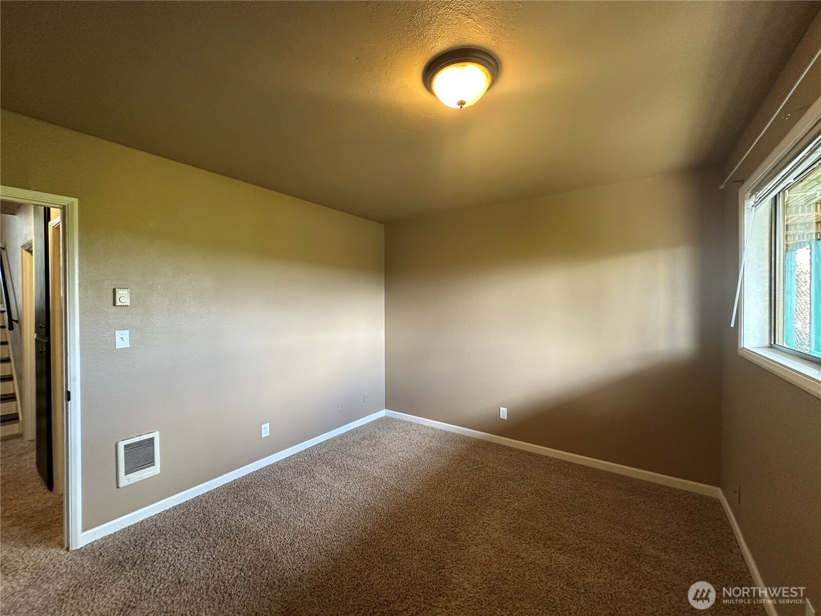 910 Barnhart Street Raymond WA 98577