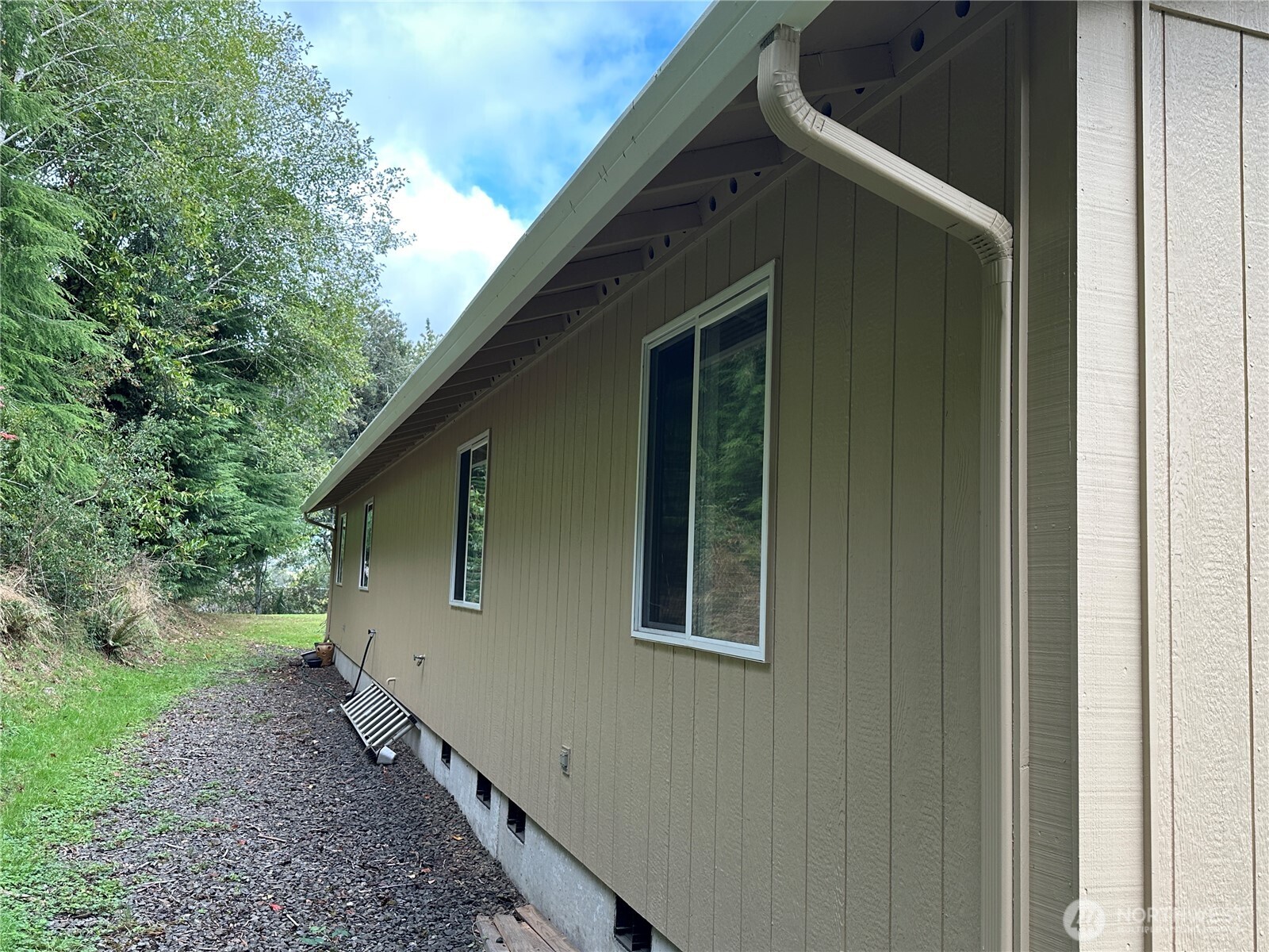 910 Barnhart Street Raymond WA 98577