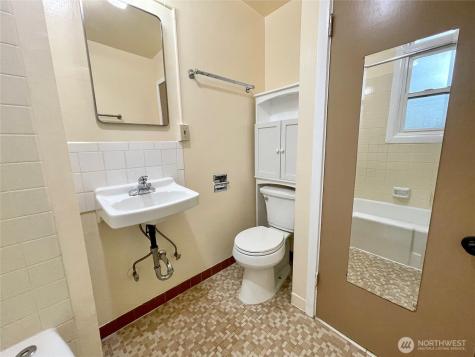 317 17th Avenue E Seattle WA 98112