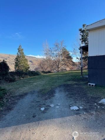270 Starr Road Pateros WA 98846