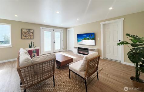 6707 Aurora Avenue N Seattle WA 98103