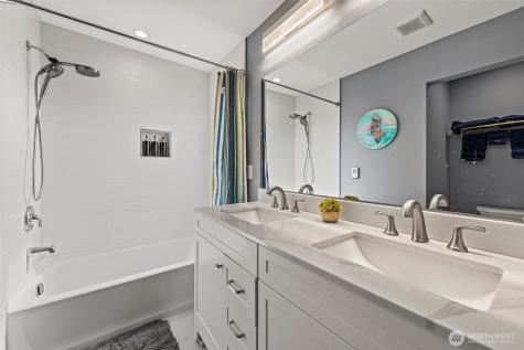6707 Aurora Avenue N Seattle WA 98103