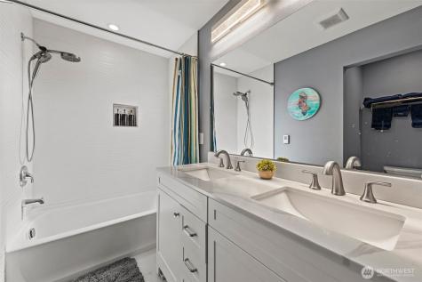 6707 Aurora Avenue N Seattle WA 98103