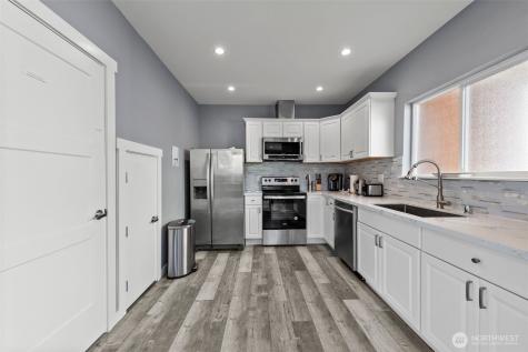 6707 Aurora Avenue N Seattle WA 98103