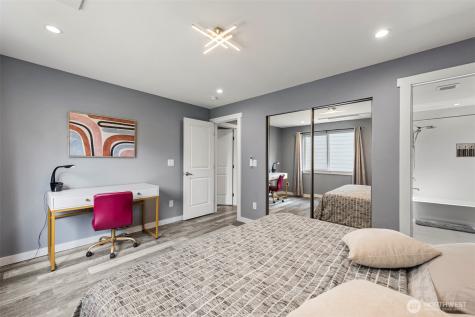 6707 Aurora Avenue N Seattle WA 98103