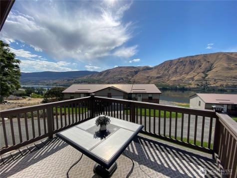 982 Highline Drive East Wenatchee WA 98802