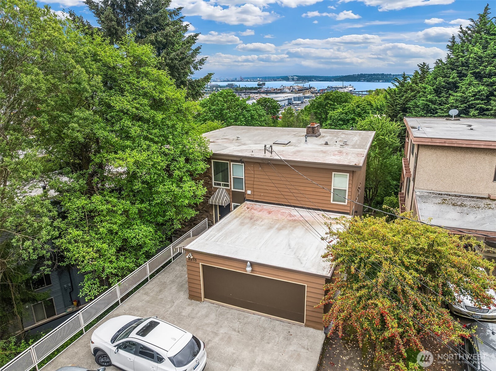 2215 W Raye Street Seattle WA 98199
