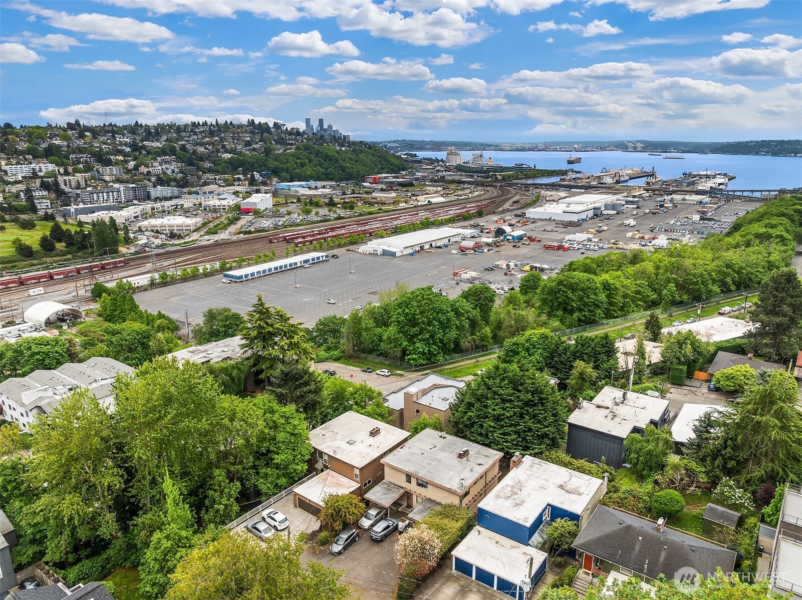 2215 W Raye Street Seattle WA 98199