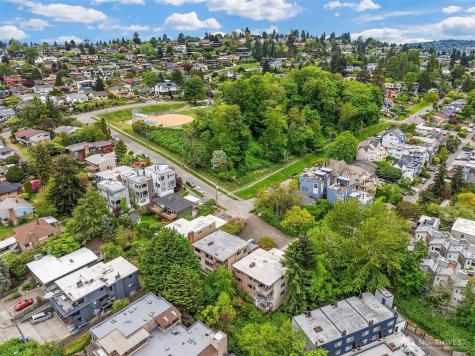2215 W Raye Street Seattle WA 98199