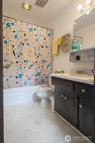 8803 23rd Avenue NE Seattle WA 98115