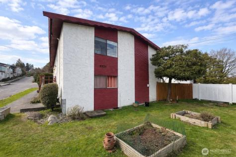 8803 23rd Avenue NE Seattle WA 98115