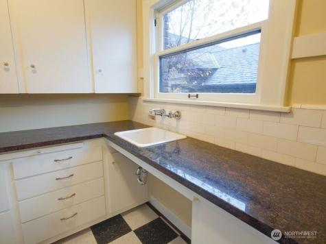 416 Summit Avenue E Seattle WA 98102