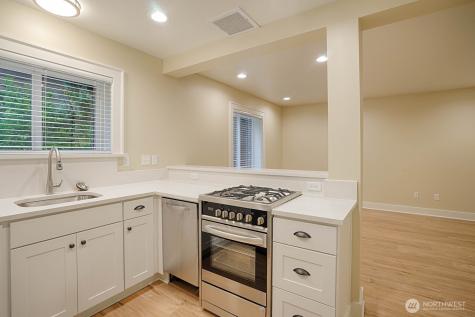 416 Summit Avenue E Seattle WA 98102