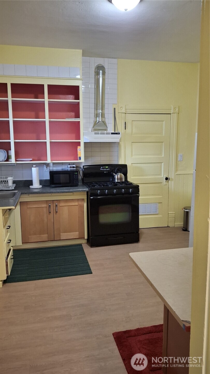 1056 S Sullivan Street Seattle WA 98108