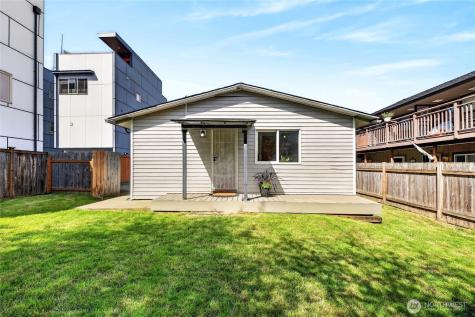 2827 SW Nevada Street Seattle WA 98126