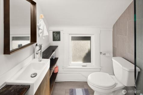 2011 E James Street Seattle WA 98122