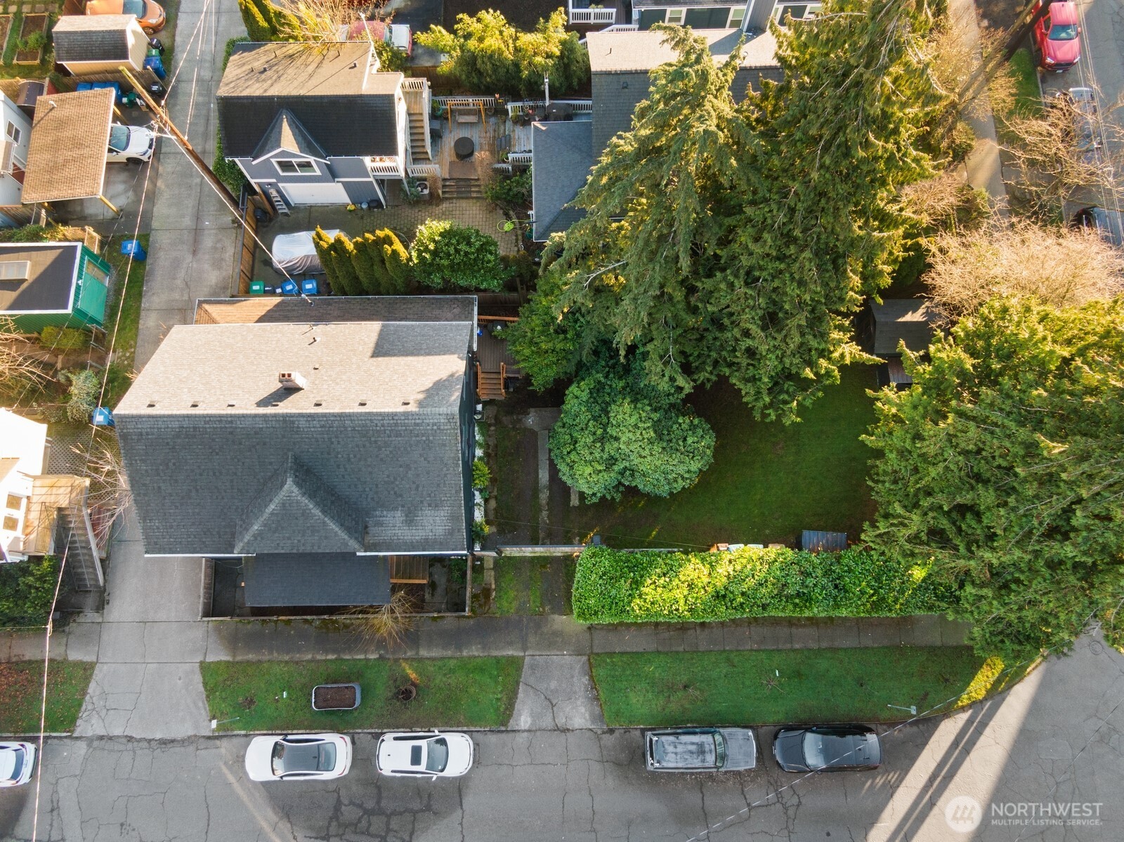 2011 E James Street Seattle WA 98122