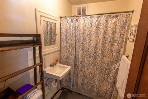 1003 N 1st Street Renton WA 98057