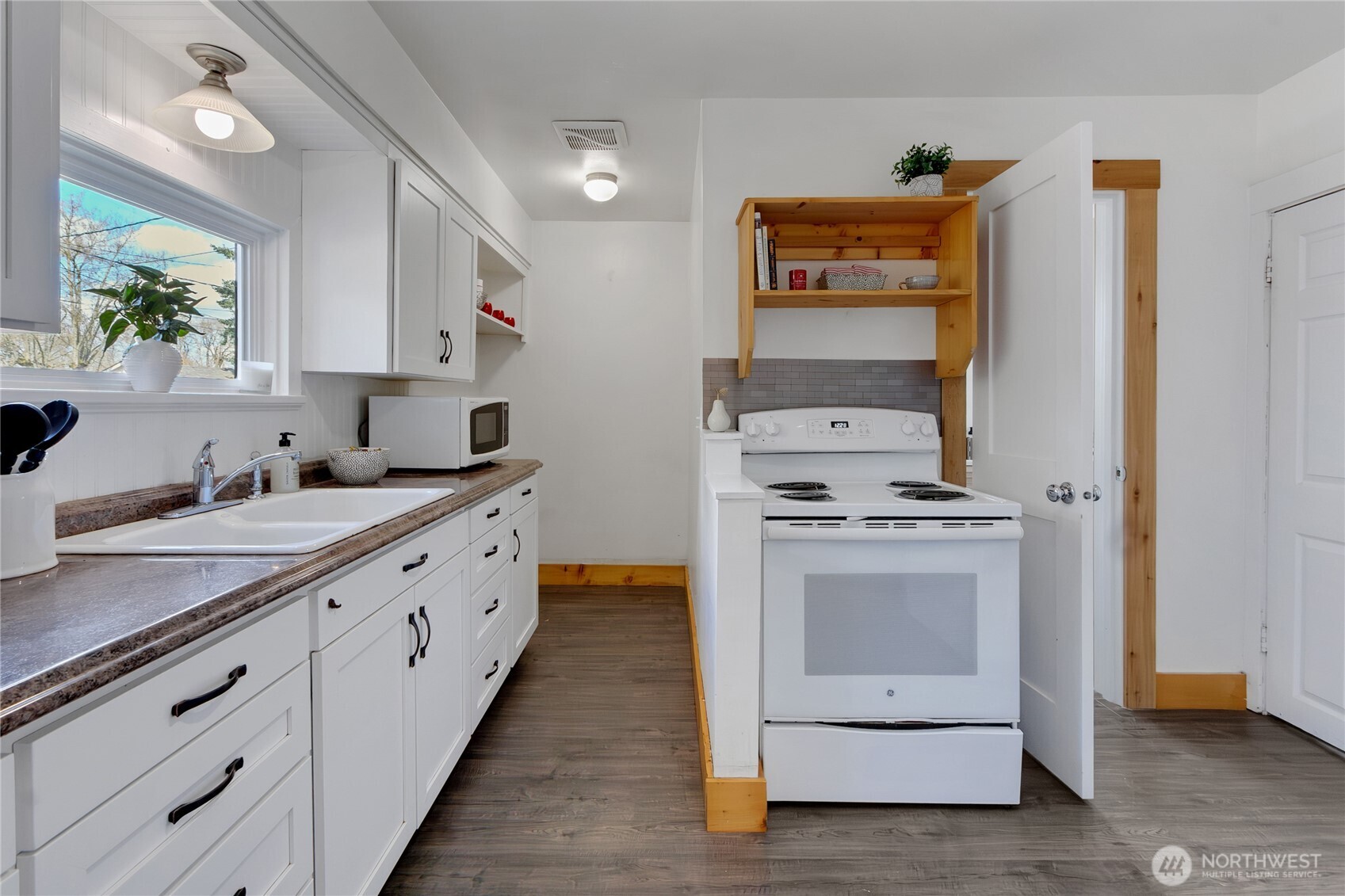 302 Van Trump Avenue NE Yelm WA 98597