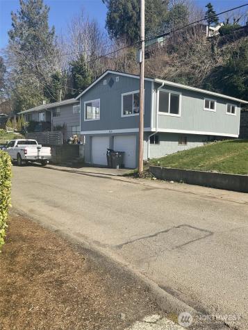 329 Perry Avenue N Port Orchard WA 98366