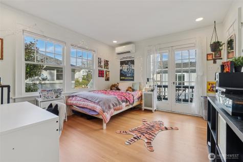 5230 16th Avenue NE Seattle WA 98105