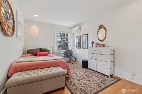 5230 16th Avenue NE Seattle WA 98105