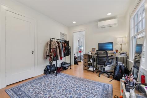 5230 16th Avenue NE Seattle WA 98105