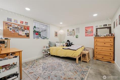 5230 16th Avenue NE Seattle WA 98105