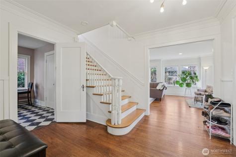 5230 16th Avenue NE Seattle WA 98105