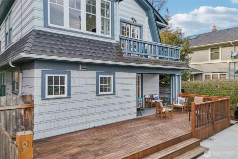 5230 16th Avenue NE Seattle WA 98105